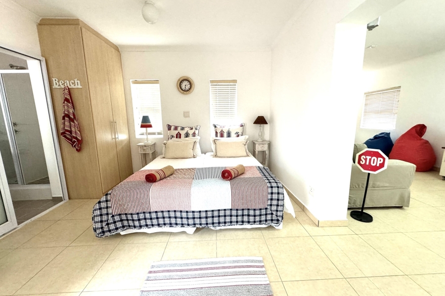 6 Bedroom Property for Sale in Myburgh Park Western Cape